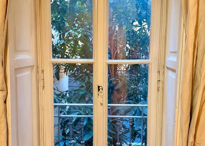 - Navigli Apartment